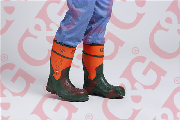 insulating gloves and boots
